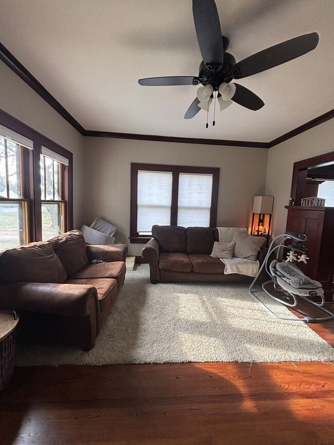 Building Photo - 858 S 4th St