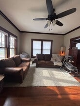 Building Photo - 858 S 4th St