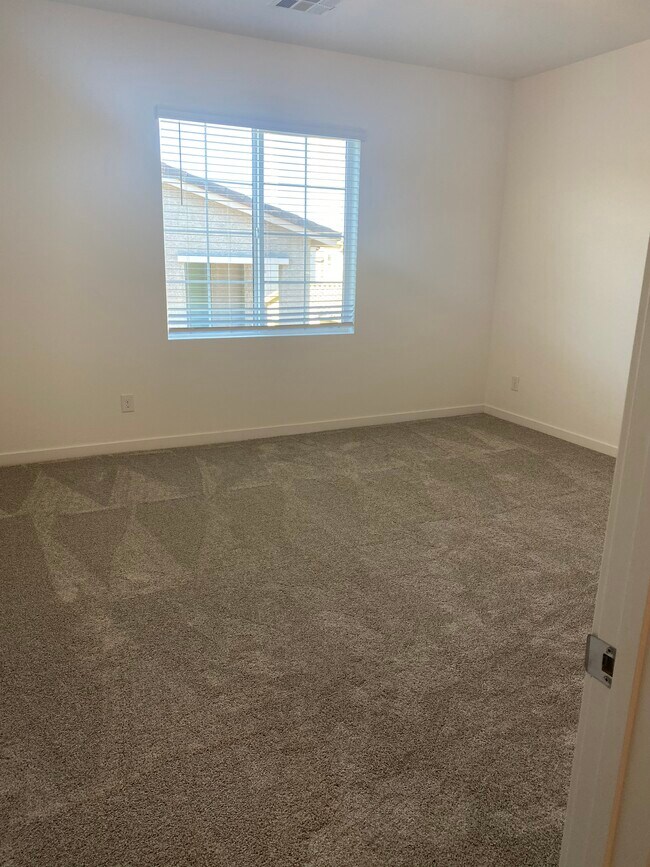 965 Nevada State Dr, Henderson, NV 89002 Townhome Rentals in