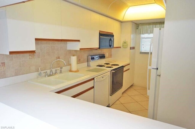 Building Photo - ***FURNISHED SHORT TERM RENTAL***Waterfron...