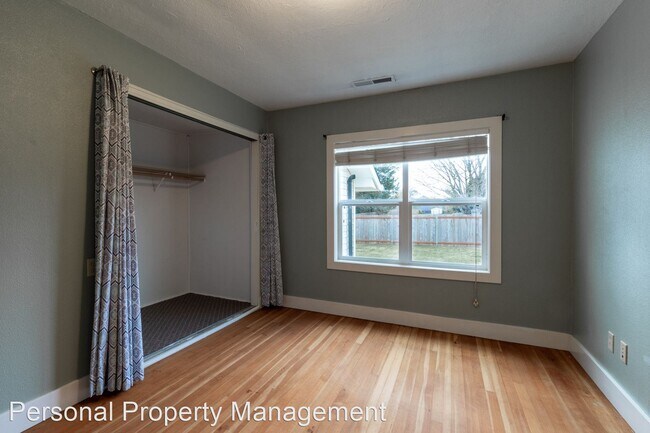 Building Photo - 2 br, 1 bath House - 8006 NW 9th Ave