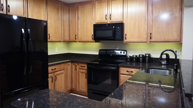 Foto del edificio - 6108 Old Landing Way