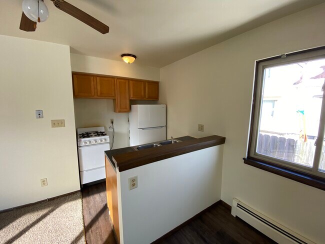 Kitchen - 2111 S 60th St