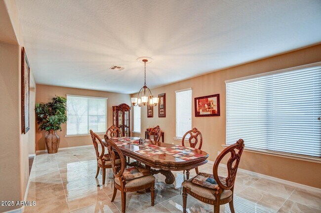 Foto del edificio - 15039 W Highland Ave