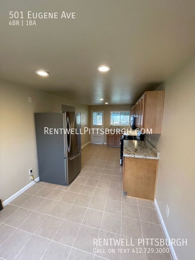 Foto del edificio - 4 Bedroom Home in Bellevue