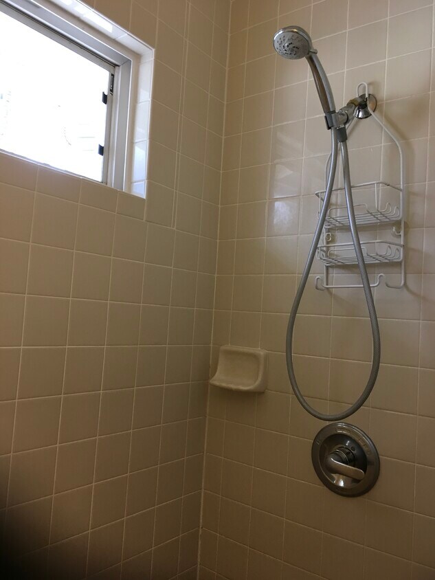 Private bathroom/shower. - 6741 Hawaii Kai Dr