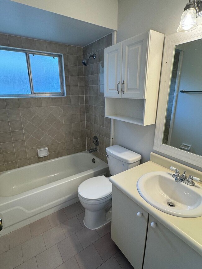 Foto del edificio - Longwood 2 Bedroom with Carport