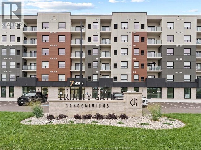 Photo du bâtiment - 4755 Walker Rd