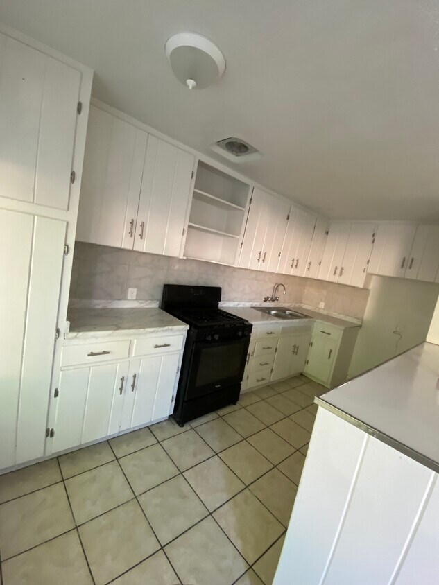 Primary Photo - 421 4th St