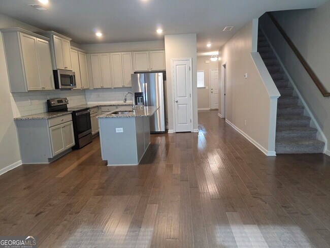 Building Photo - 7055 Mimosa Blf