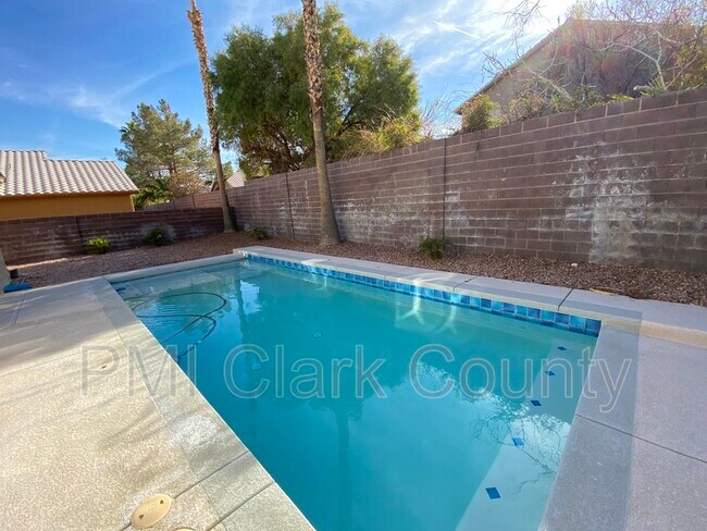 Building Photo - 8409 Bay Crest Dr