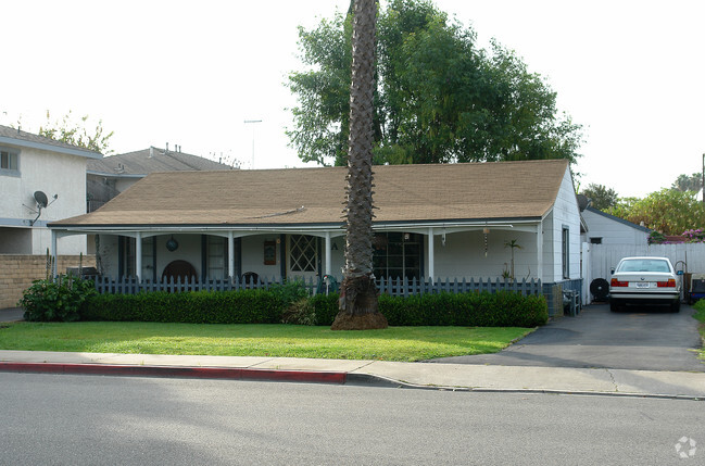 Building Photo - 2656 Elden Ave