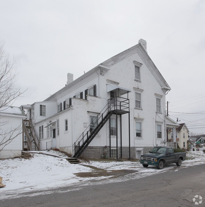 Building Photo - 625 W Front St