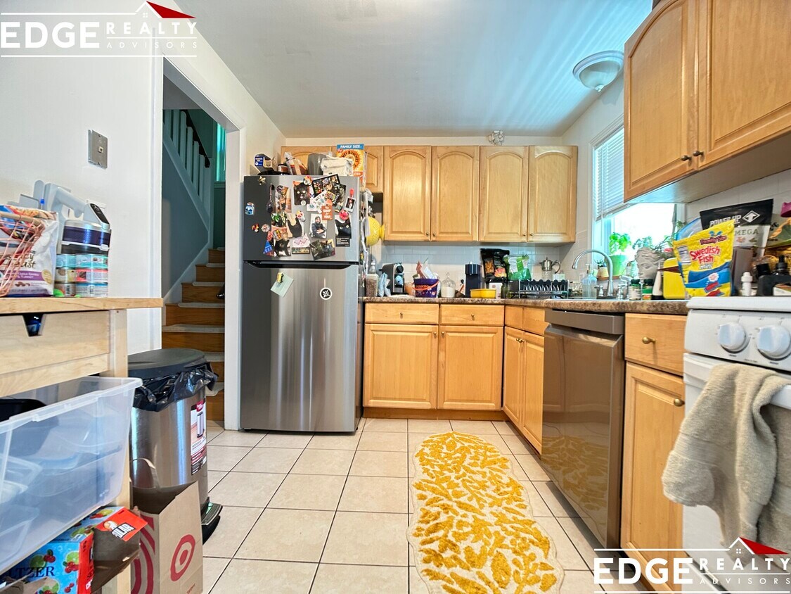 Primary Photo - 27 Waban St
