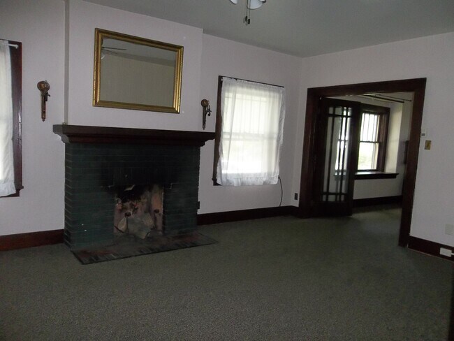 Building Photo - 651 Whedbee St