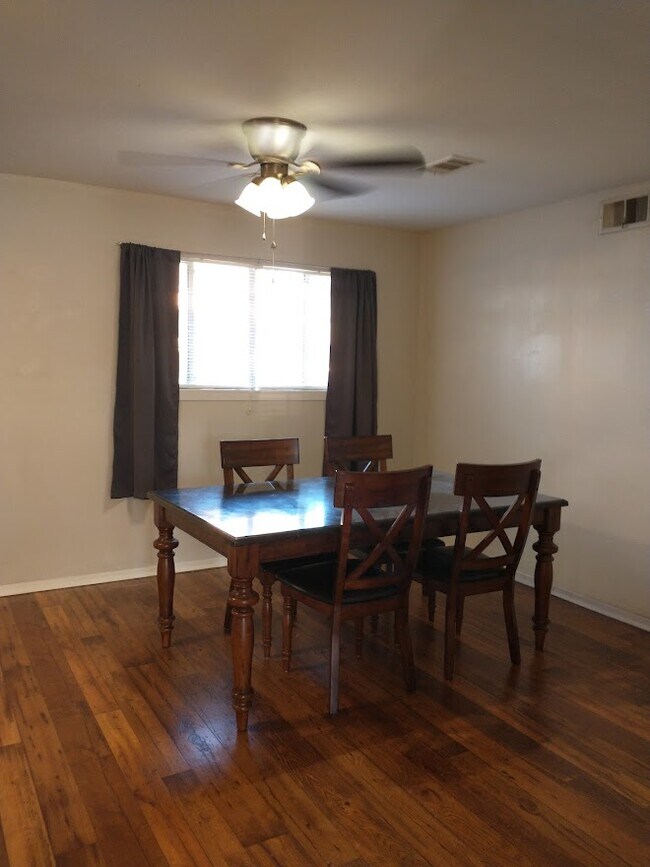 DINING RM - 2529 HAMPTON LANE
