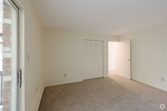 Plano de planta G-CKR - 2 habitaciones, 1 baño, 1063 pies cuadrados - Dormitorio principal - Carpenter Village Apartments