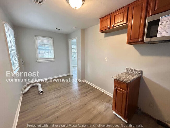 Building Photo - 1819 Oakmont Dr NW