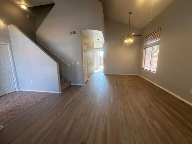 Building Photo - VISTA MESA ESTATES TWO STORY 4 BEDROOM PLU...