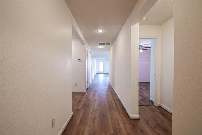 Foto del edificio - 4218 Kendall Rock Ln