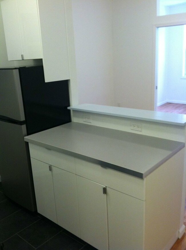 Foto del edificio - 301 E 71st St