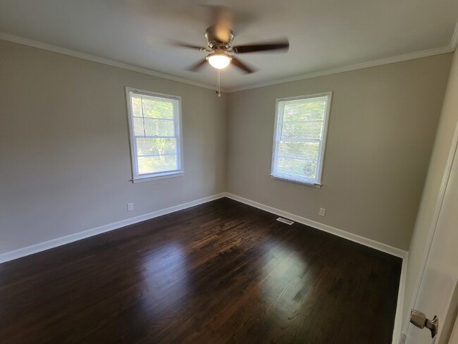 Building Photo - GREAT LOCATION in West Macon!
