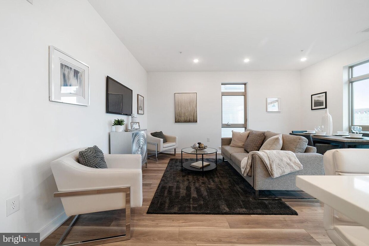 Foto principal - 2037 E Lehigh Ave