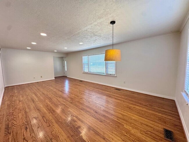 Foto del edificio - 2724 NW 33rd St