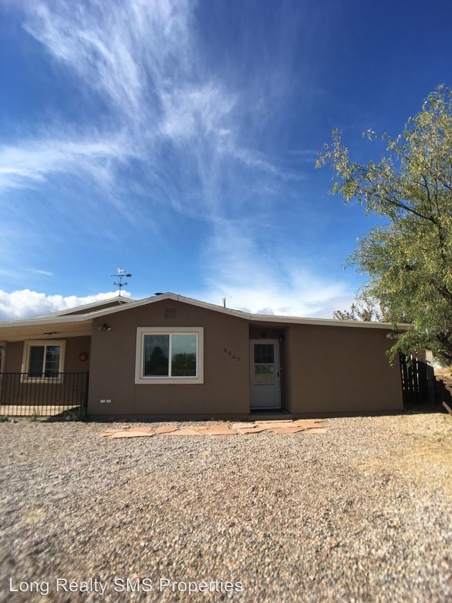 Building Photo - 4 br, 2 bath House - 2567 N Calle Segundo