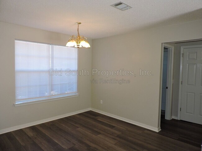 Foto del edificio - 555 Batten Blvd