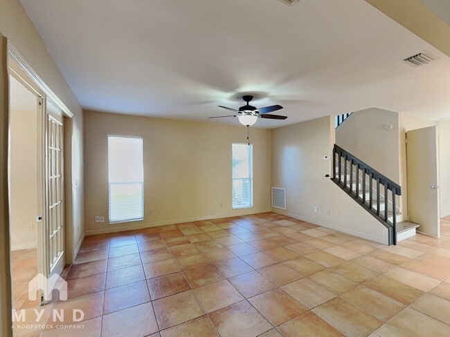 Building Photo - 1938 Blue Fox Ct