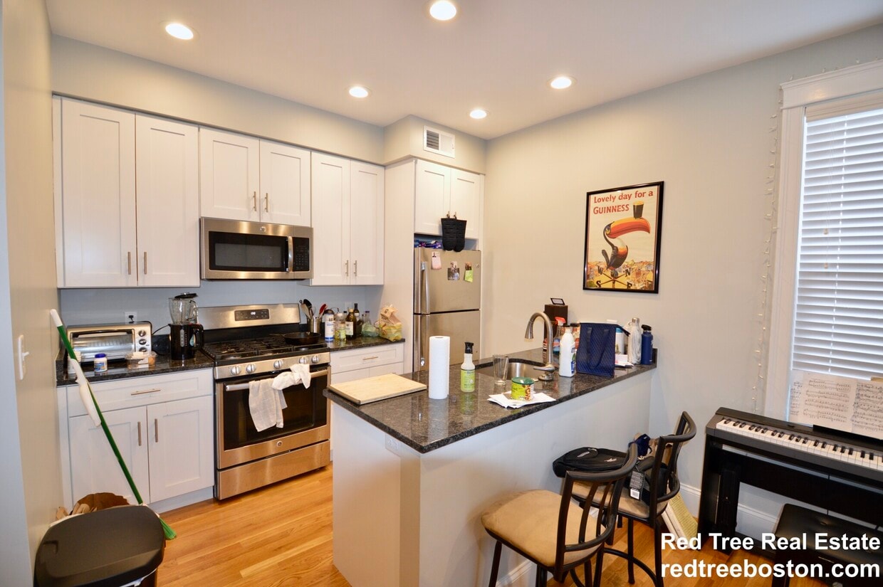 Primary Photo - 405 S Huntington Ave