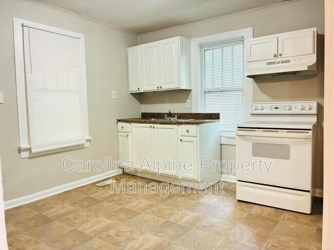 Foto del edificio - 308 W Sullivan St