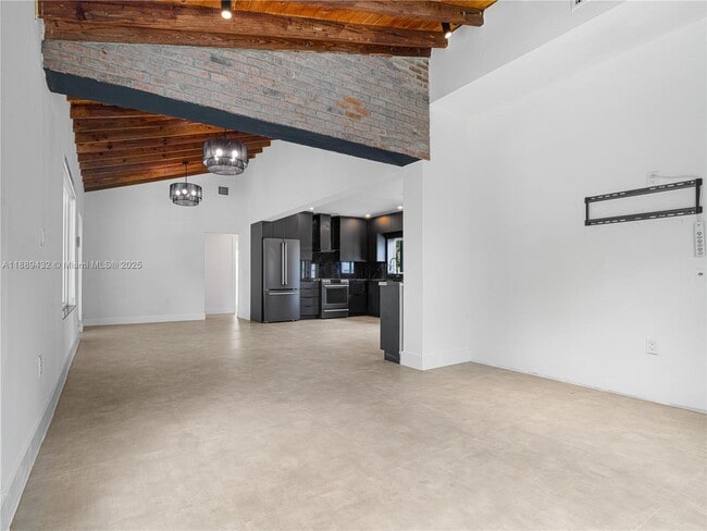 Foto del edificio - 6436 SW 11th St