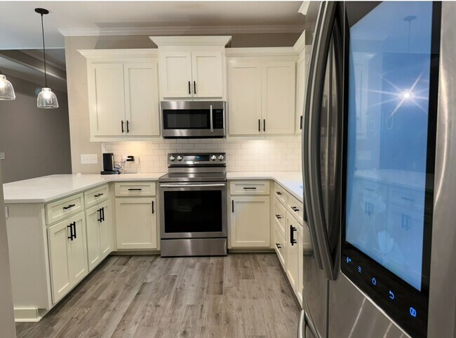 Foto del edificio - Parrish Place Subdivision!   4 BEDROOMS!!!!
