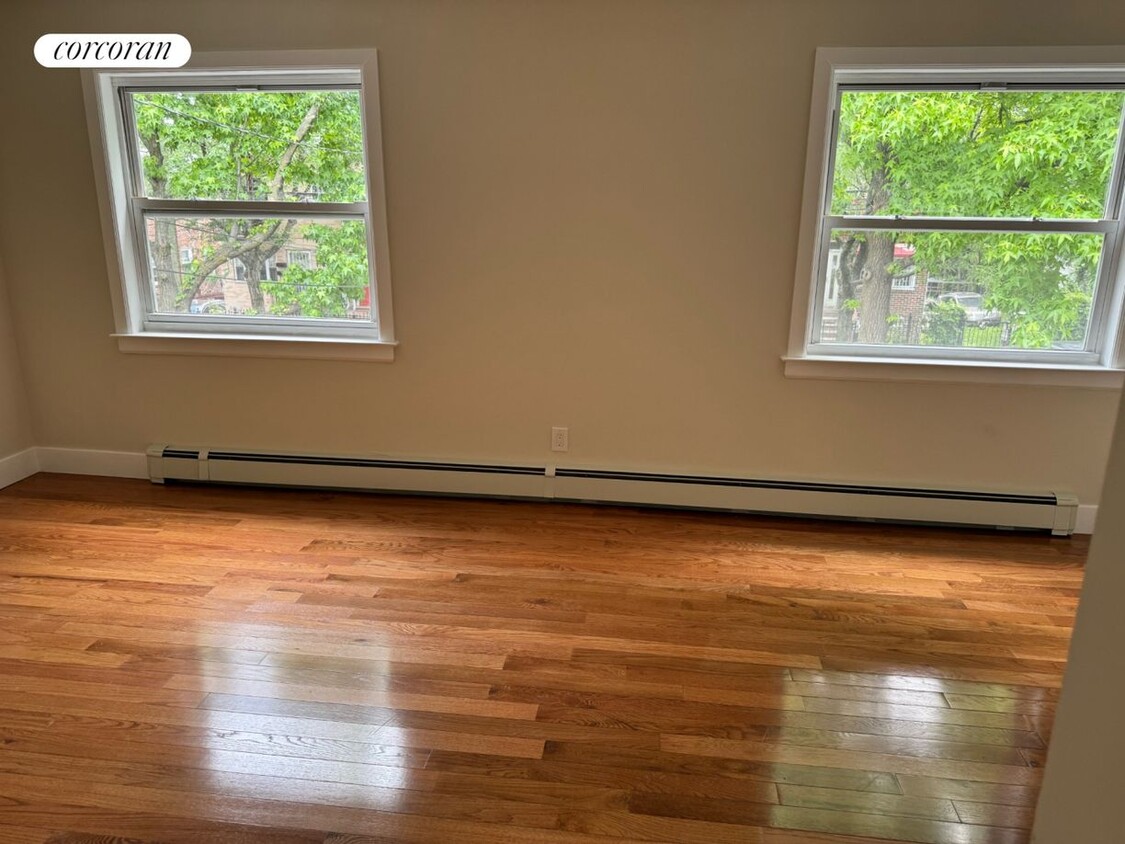 Primary Photo - 4053 Bruner Ave