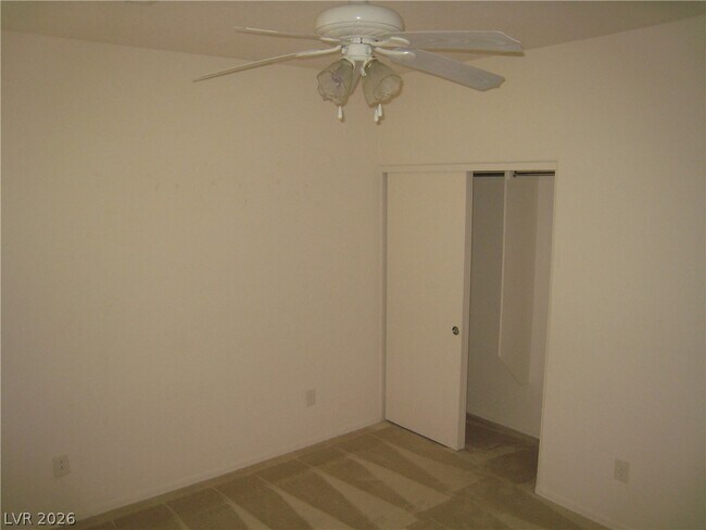 Foto del edificio - 6868 Sky Pointe Dr