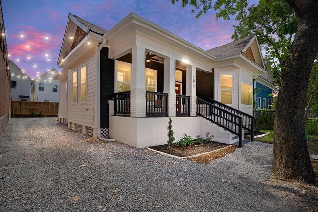 Foto del edificio - 1513 Gentry St