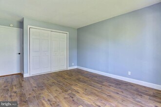 Building Photo - 114 Van Buren Rd