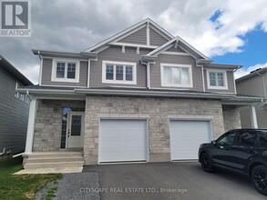 Building Photo - 326 Buckthorn Dr
