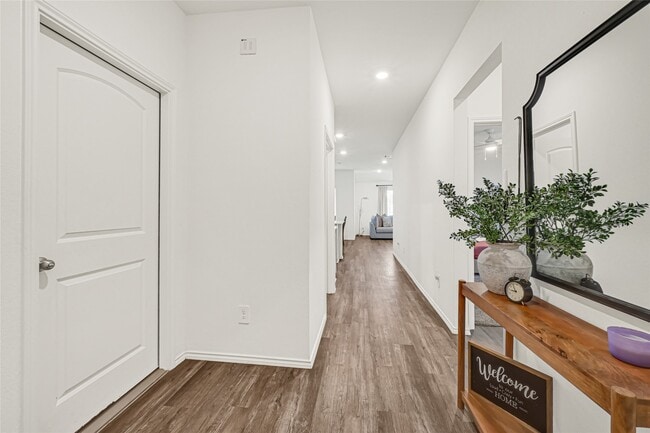 Building Photo - 210 Coral Drift Ct