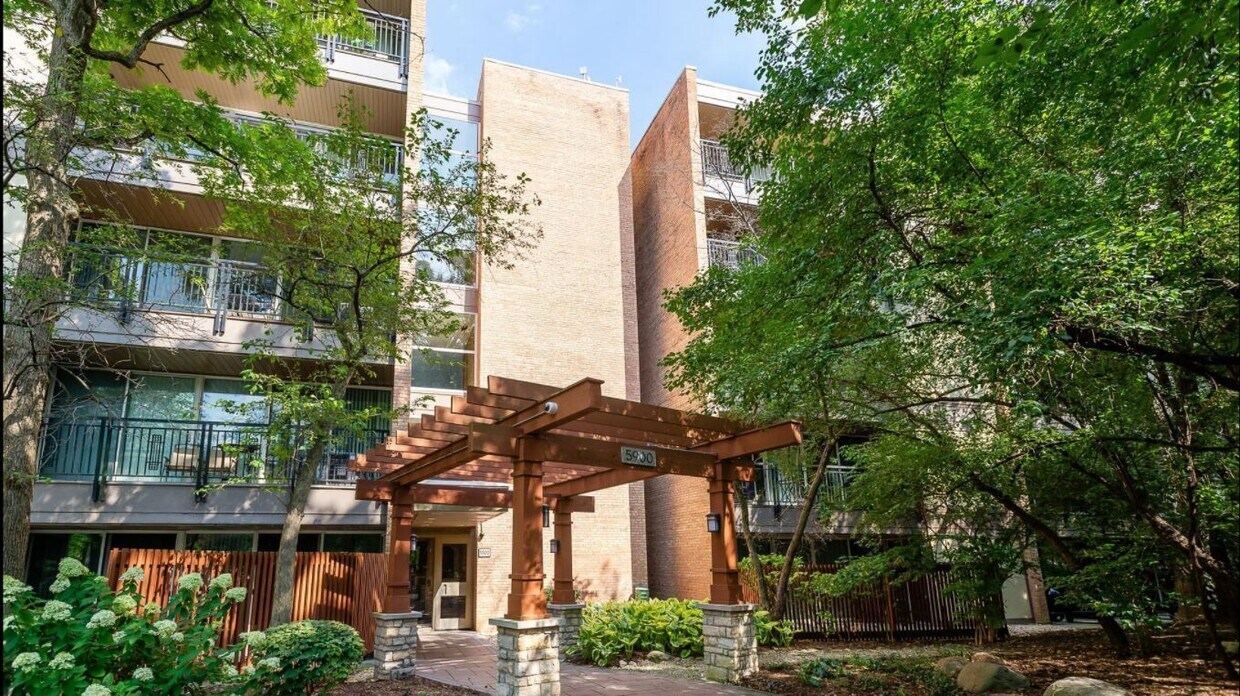 Building with secure entrance and elevator - 5900 Oakwood Dr