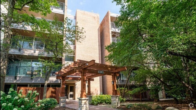 Building with secure entrance and elevator - 5900 Oakwood Dr