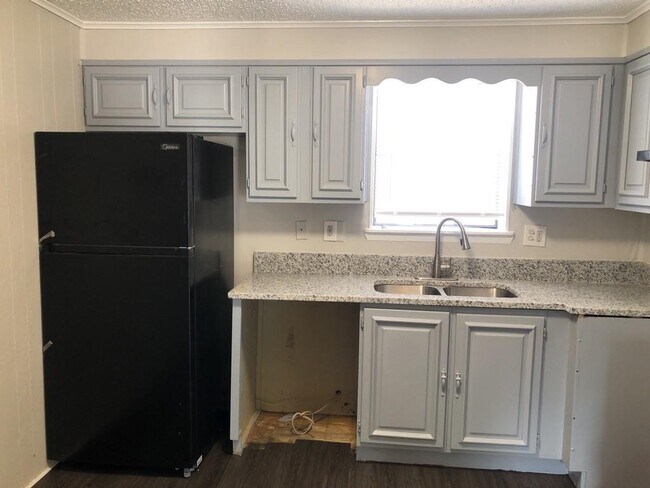 Foto del edificio - 1603 Voirin Rd