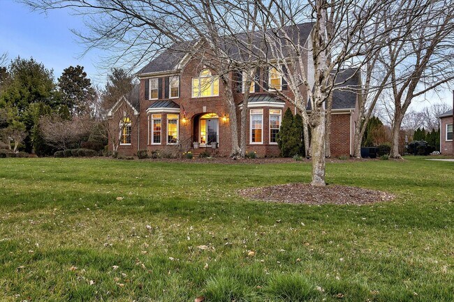 Foto del edificio - 5 Bedroom Williamson County Home w/ 3 Car ...