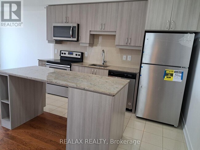 Photo du bâtiment - 9205-9205 Yonge St