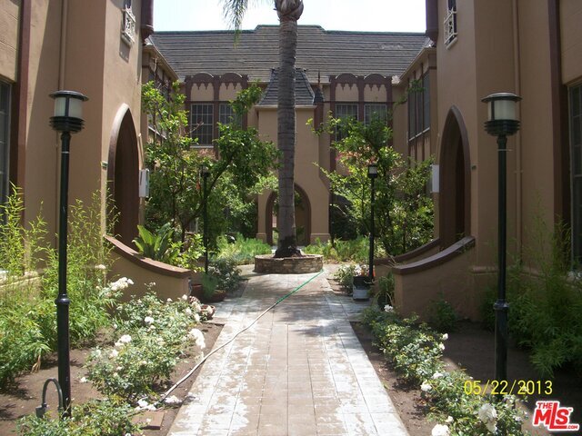 Building Photo - 6538 W Olympic Blvd