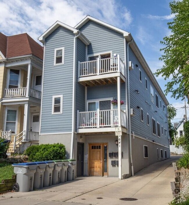 Foto del edificio - 1641 N Franklin Pl
