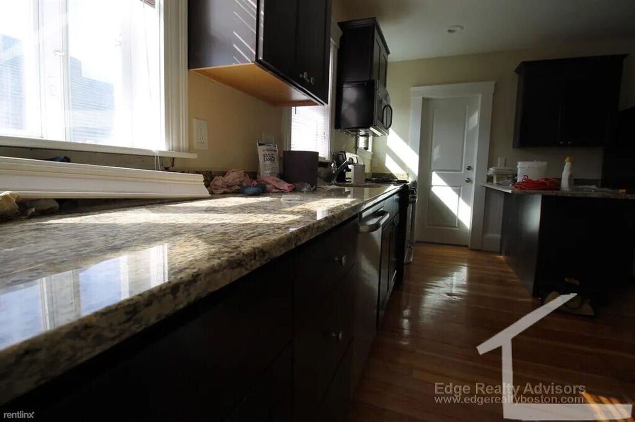 No Brokers Fee, In-Unit Washer and Dryer, Eat-in Kitchen, Stainless Steel Kitchen Appliances, Cen... - No Brokers Fee, In-Unit Washer and Dryer, Eat-in Kitchen, Stainless Steel Kitchen Appliances, Cen...