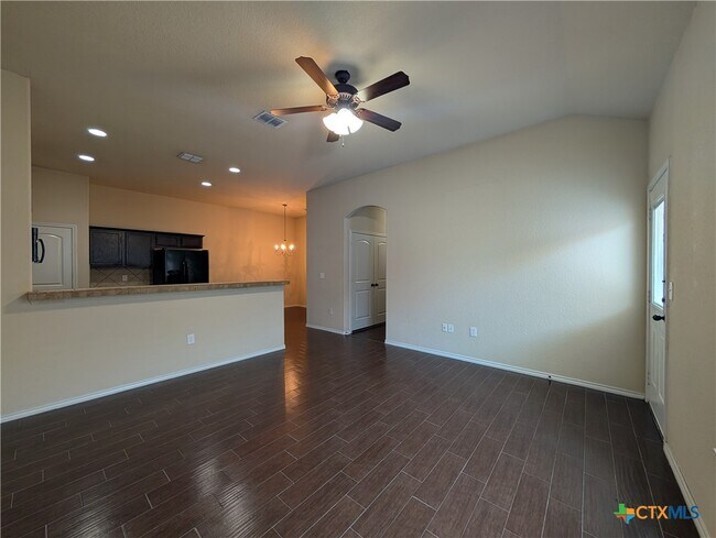 Foto del edificio - 660 Creekside Cir
